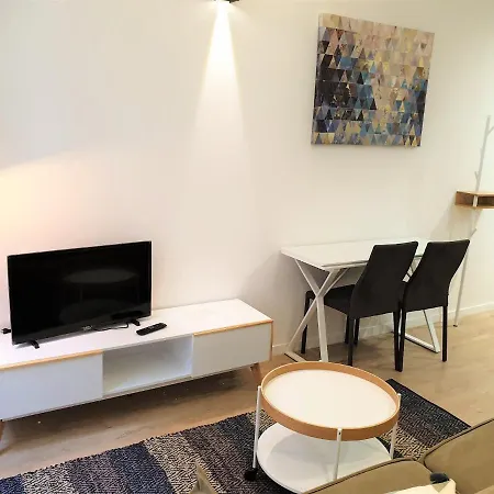 Hyper-centre Modern 104